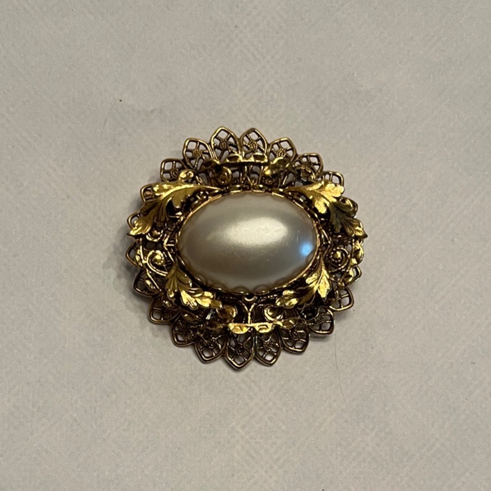 Vintage Gold and Cream Leaf Brooch